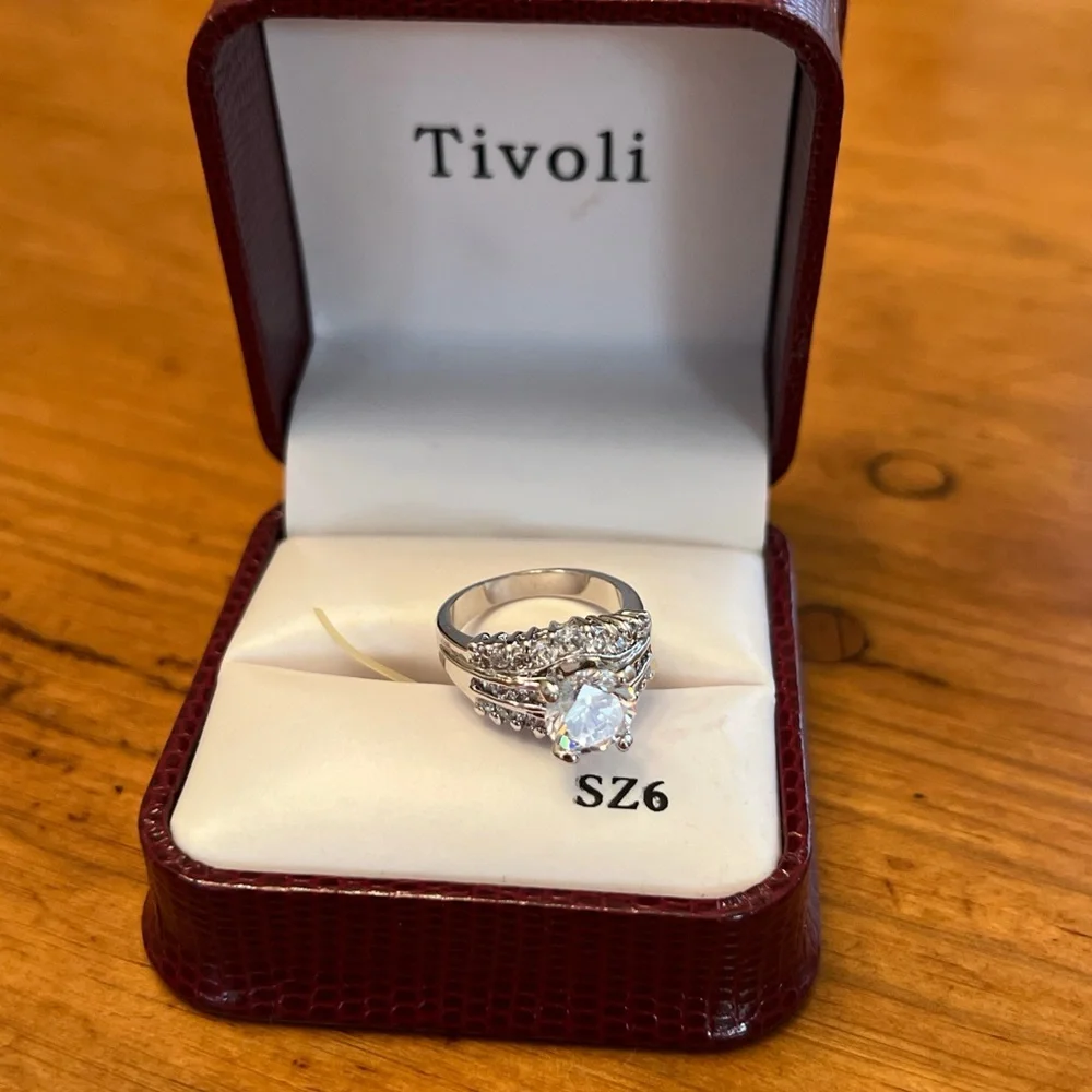Gorgeous and Fun Tivoli Fashion Diamond Ring
